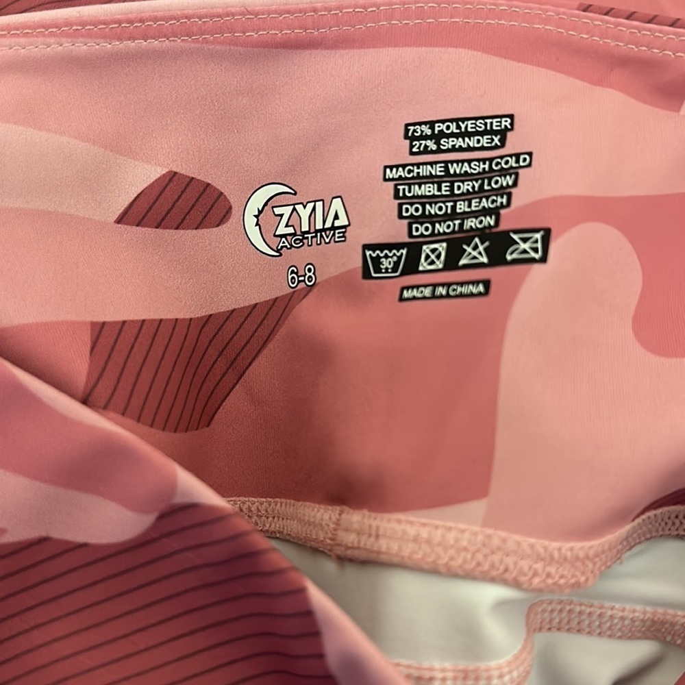 ZYIA LIGHT N TIGHT HIGH WAISTED PINK CAMO CAPRIS 20”LEGGINGS - Picture 8 of 8